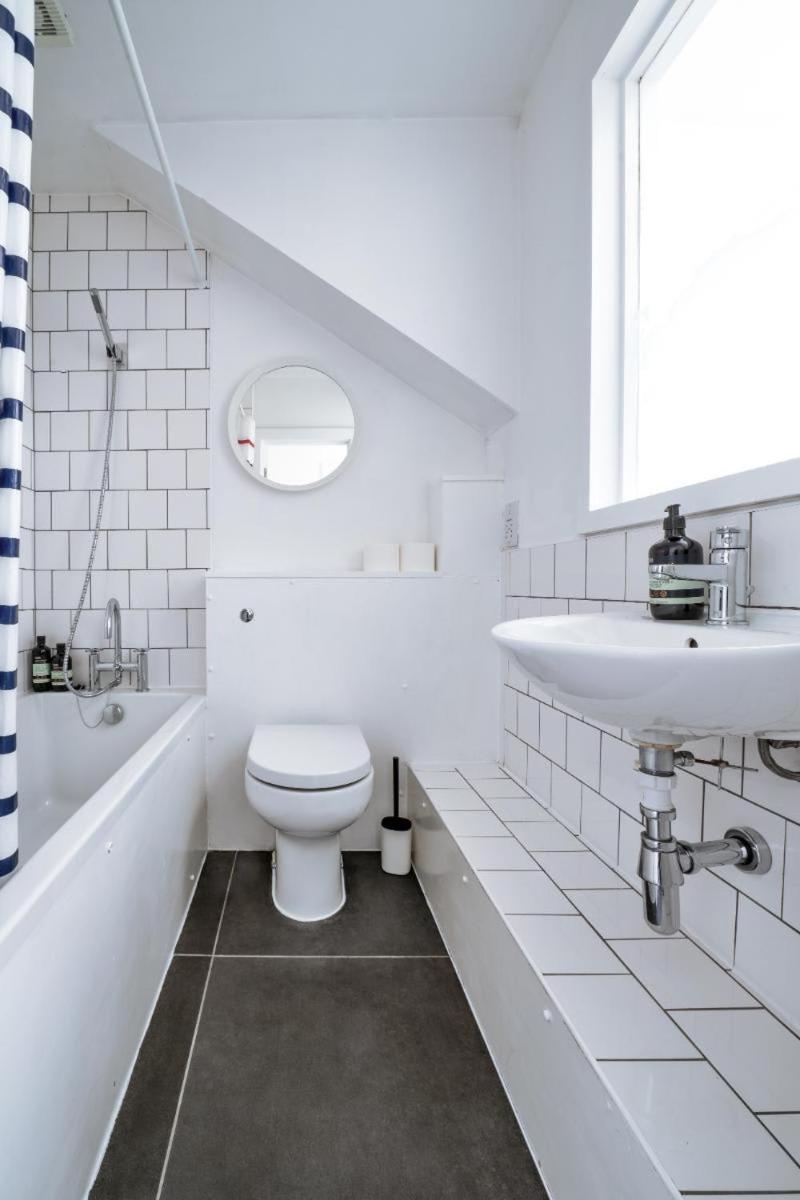 Casa vacanze Stunning 5bd With Private Garden & Parking Access Londra
