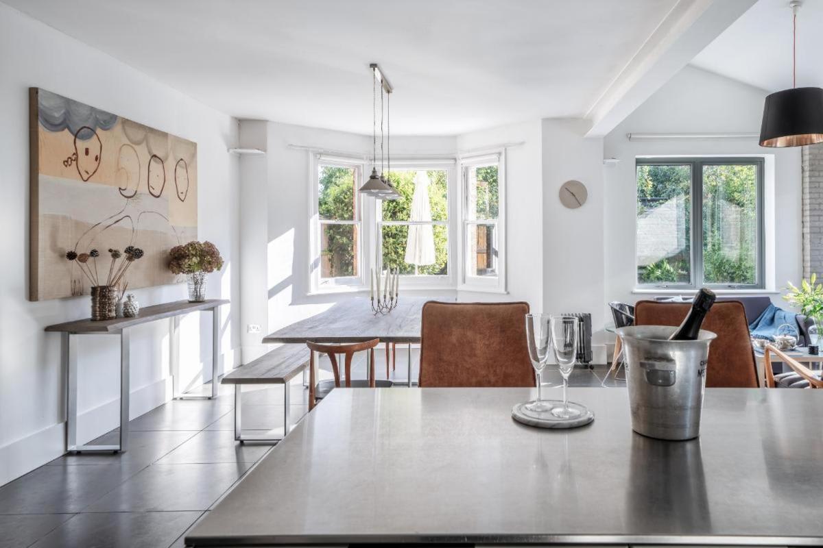 Stunning 5bd With Private Garden & Parking Access * Londra
