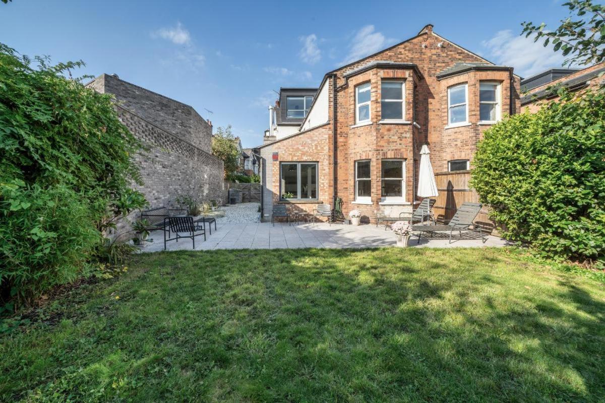 Stunning 5bd With Private Garden & Parking Access Casa vacanze