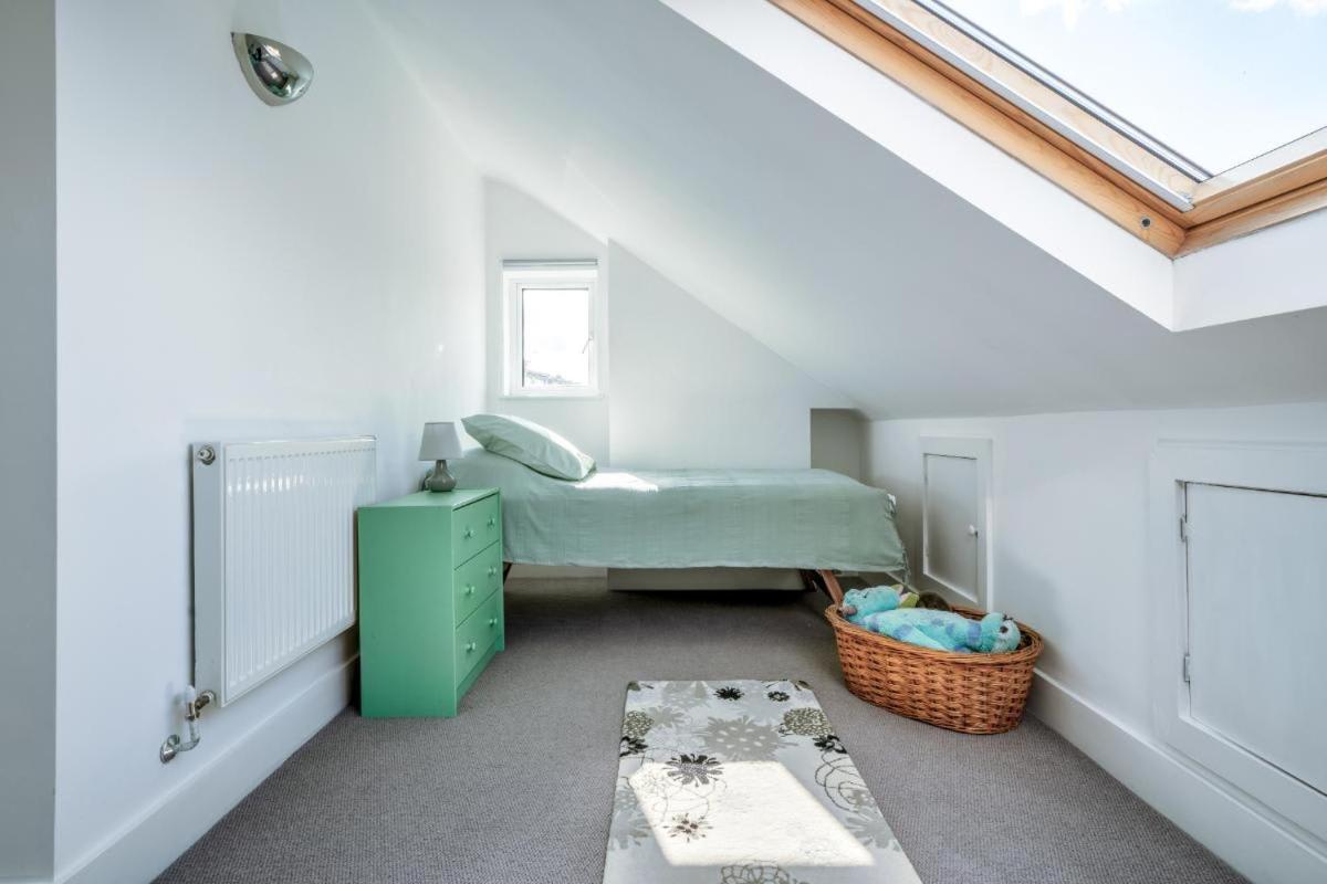 Casa vacanze Stunning 5bd With Private Garden & Parking Access
