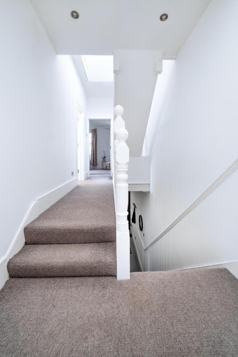 Casa vacanze Stunning 5bd With Private Garden & Parking Access Londra